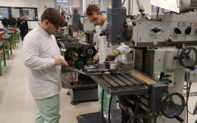 Finance Minister Lindner Visits ABB Manufacturing Training Center