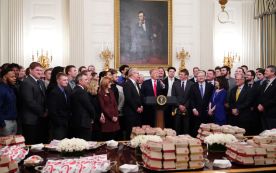 TOPSHOT-US-POLITICS-FOOTBALL